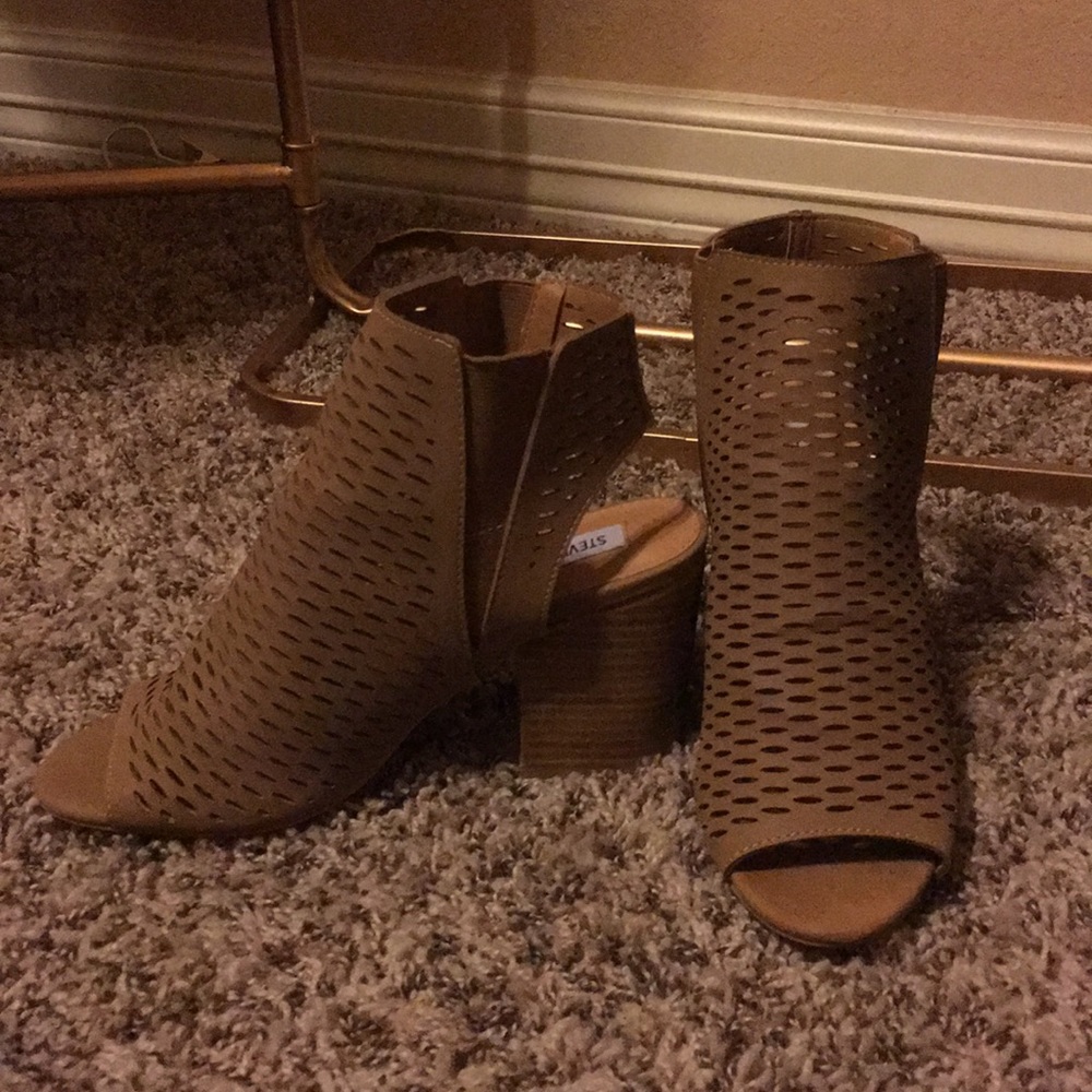 Steve Madden open toe booties